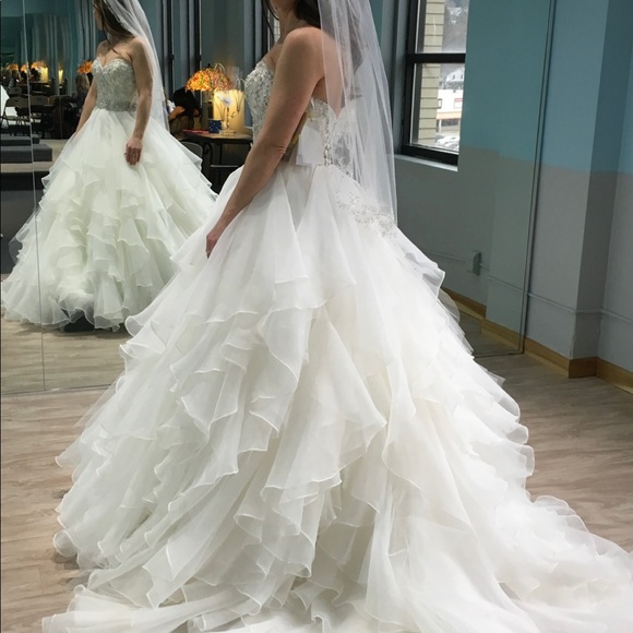 Morilee by Madeline Gardner Wedding Gown with Veil (NEVER WORN)